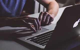 世界杯比赛直播平台-英超综合：热刺客场“绝平”利物浦 曼联主场击败维拉